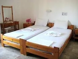 Knossos Konukevi 2*