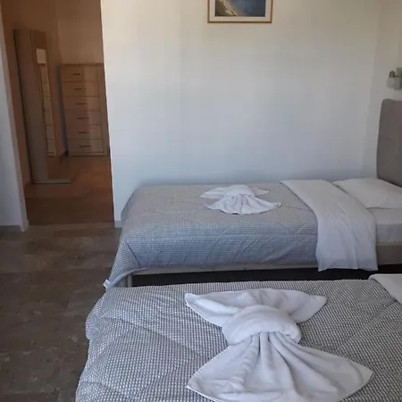 Konukevi Knossos 2*